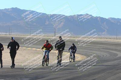 media/Jan-09-2025-Racers Edge (Thu) [[9e316ffd38]]/1-Around the Pits-Track Walk/